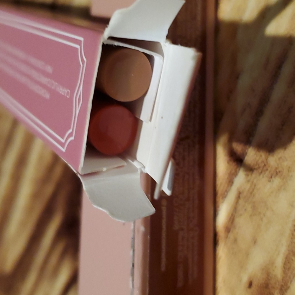 *Ace beaute liner set & persona lip gloss ๐ - Picture 8 of 9